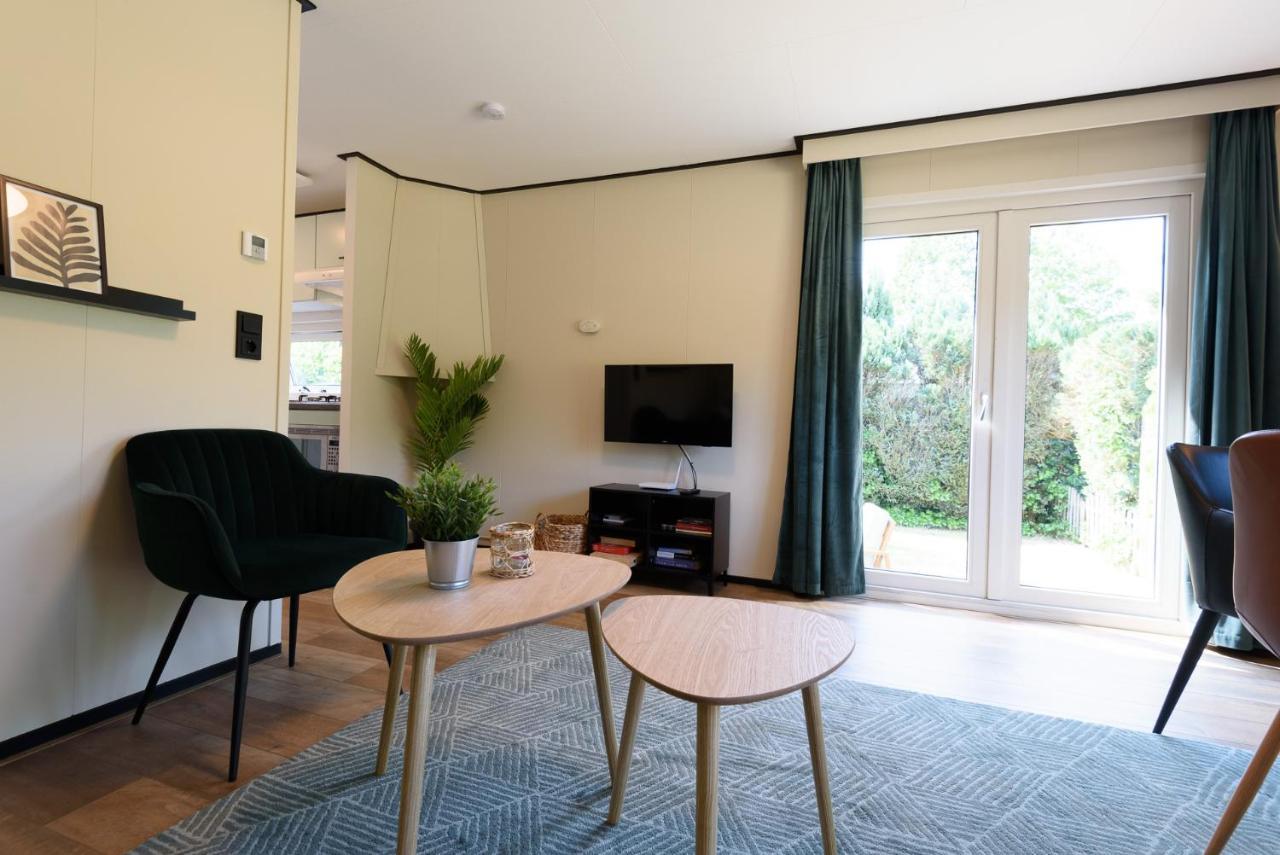 Chalet Met Eigen Tuin Aan De Veluwse Bosrand Putten Esterno foto